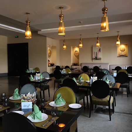 Safir Fintas Hotel Kuwait Kuwait City Exterior photo Restaurant in Kigali