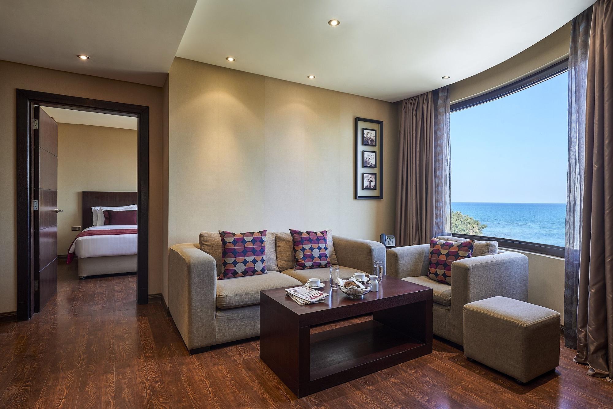 Safir Fintas Hotel Kuwait Kuwait City Exterior photo Suite at the Hilton Alexandria Golf Resort