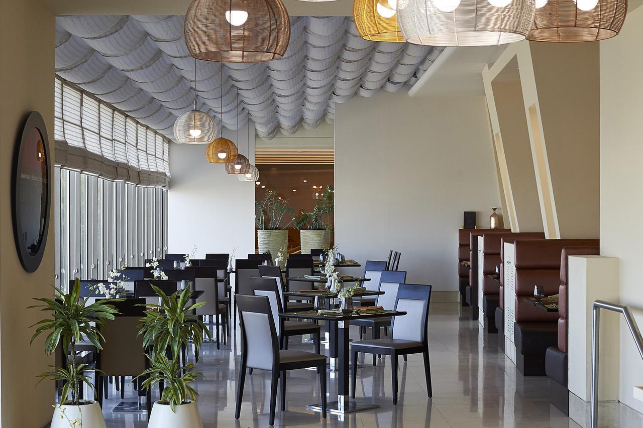 Safir Fintas Hotel Kuwait Kuwait City Exterior photo The interior of the restaurant