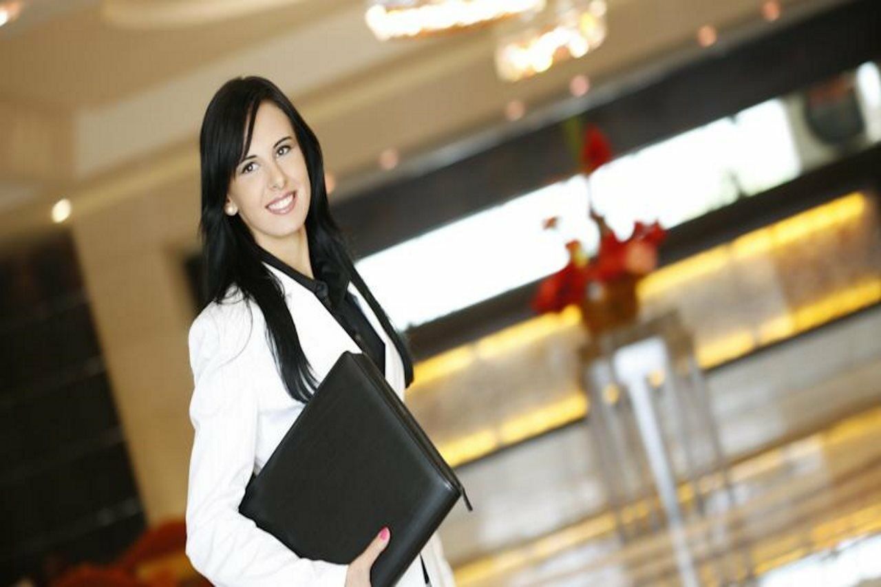 Safir Fintas Hotel Kuwait Kuwait City Exterior photo A hotel manager